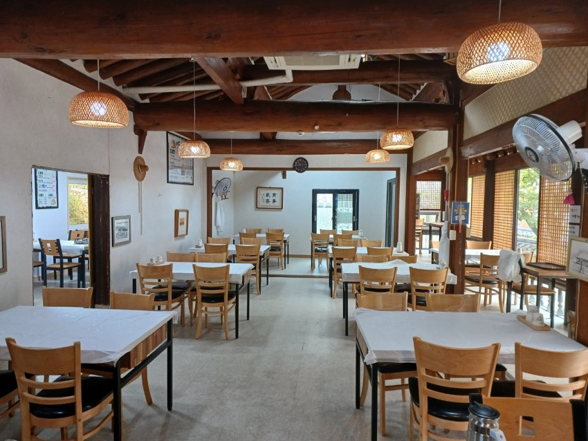 식당내부11.jpg